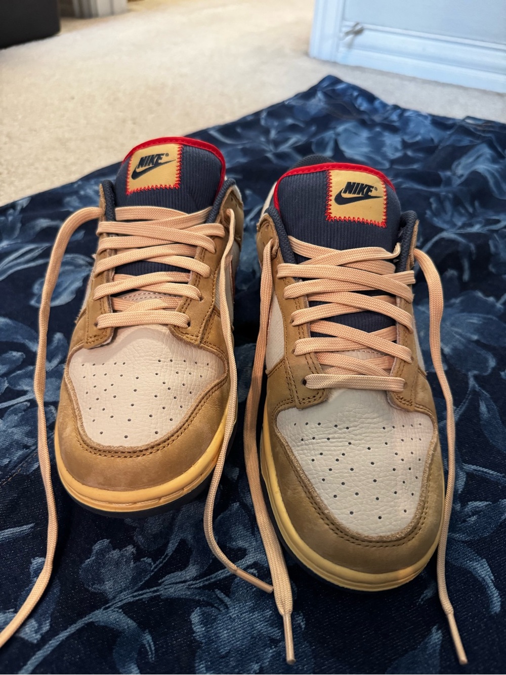 Nike Men's Low-Top Sneakers in Tan, Red and Navy - Picture 3 of 10